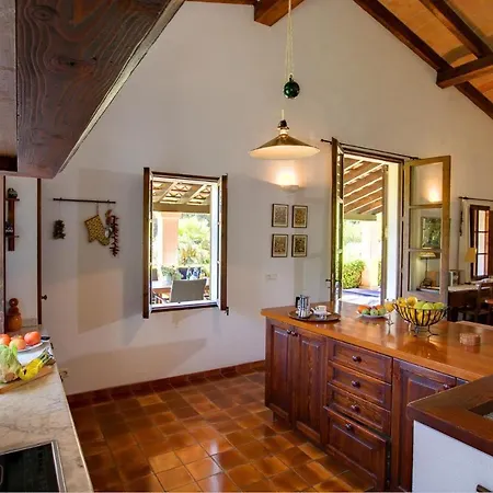 Sleeps 2 Pool Air Con Wifi Villa *