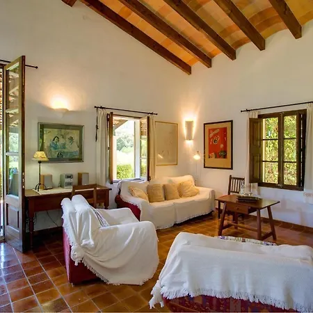 Sleeps 2 Pool Air Con Wifi