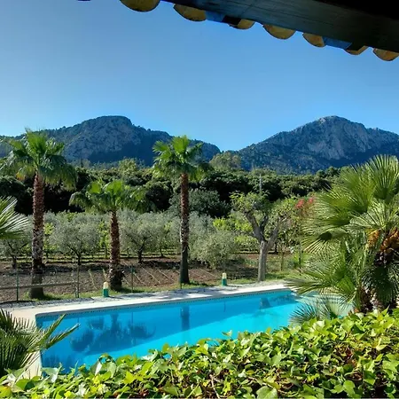 Sleeps 2 Pool Air Con Wifi