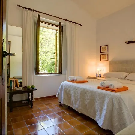 Sleeps 2 Pool Air Con Wifi Pollença